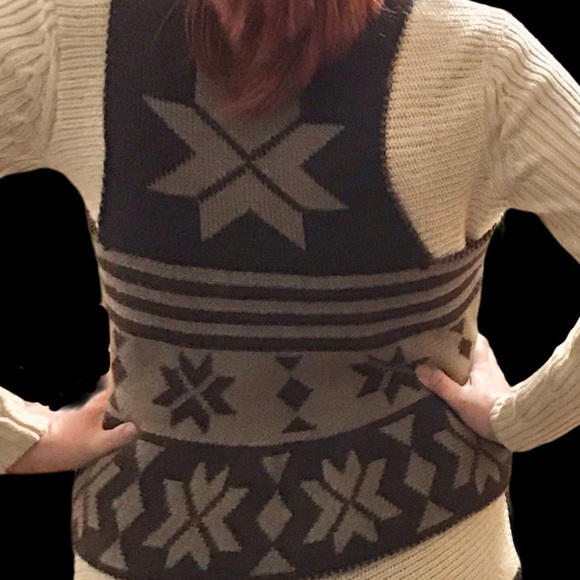 Liz Claiborne Sweater Vest - Picture 4 of 4